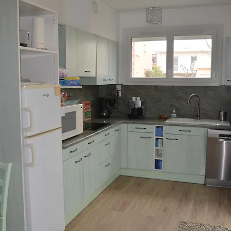 3 Pieces - Du Roi Apartment